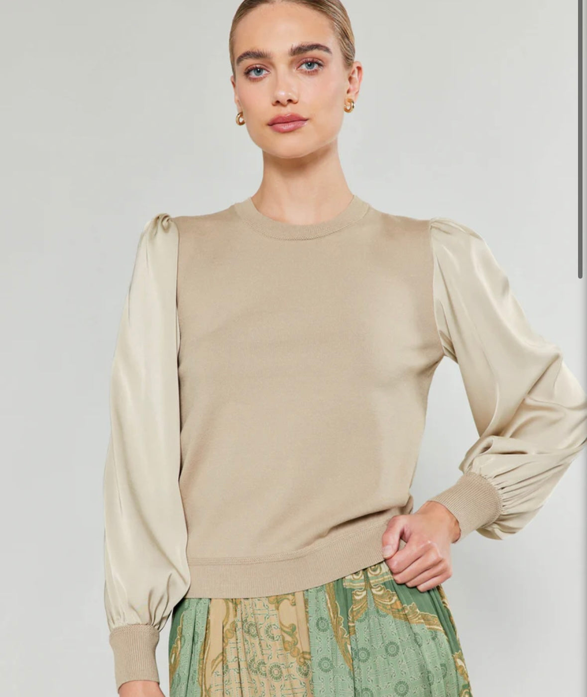 RIBBED CONTRAST SLEEVE SWEATER